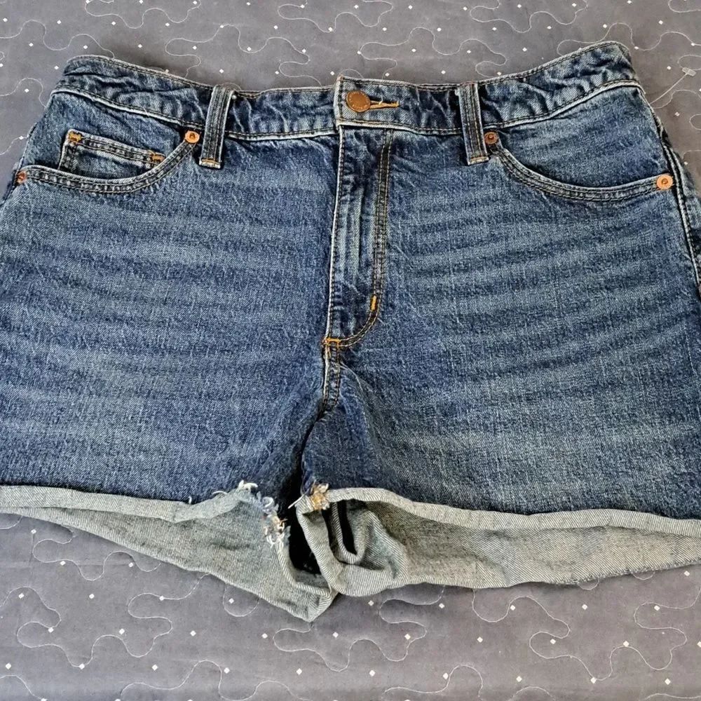 Universal Thread Vintage Midi jean shorts size 10